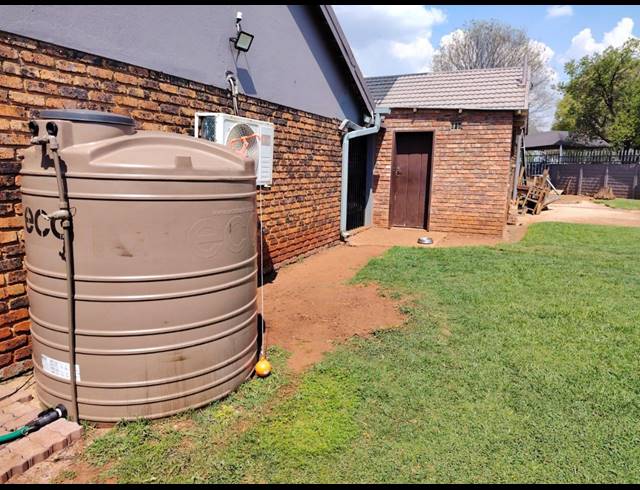 3 BEDROOM FREESTANDING FOR SALE IN KANONKOP